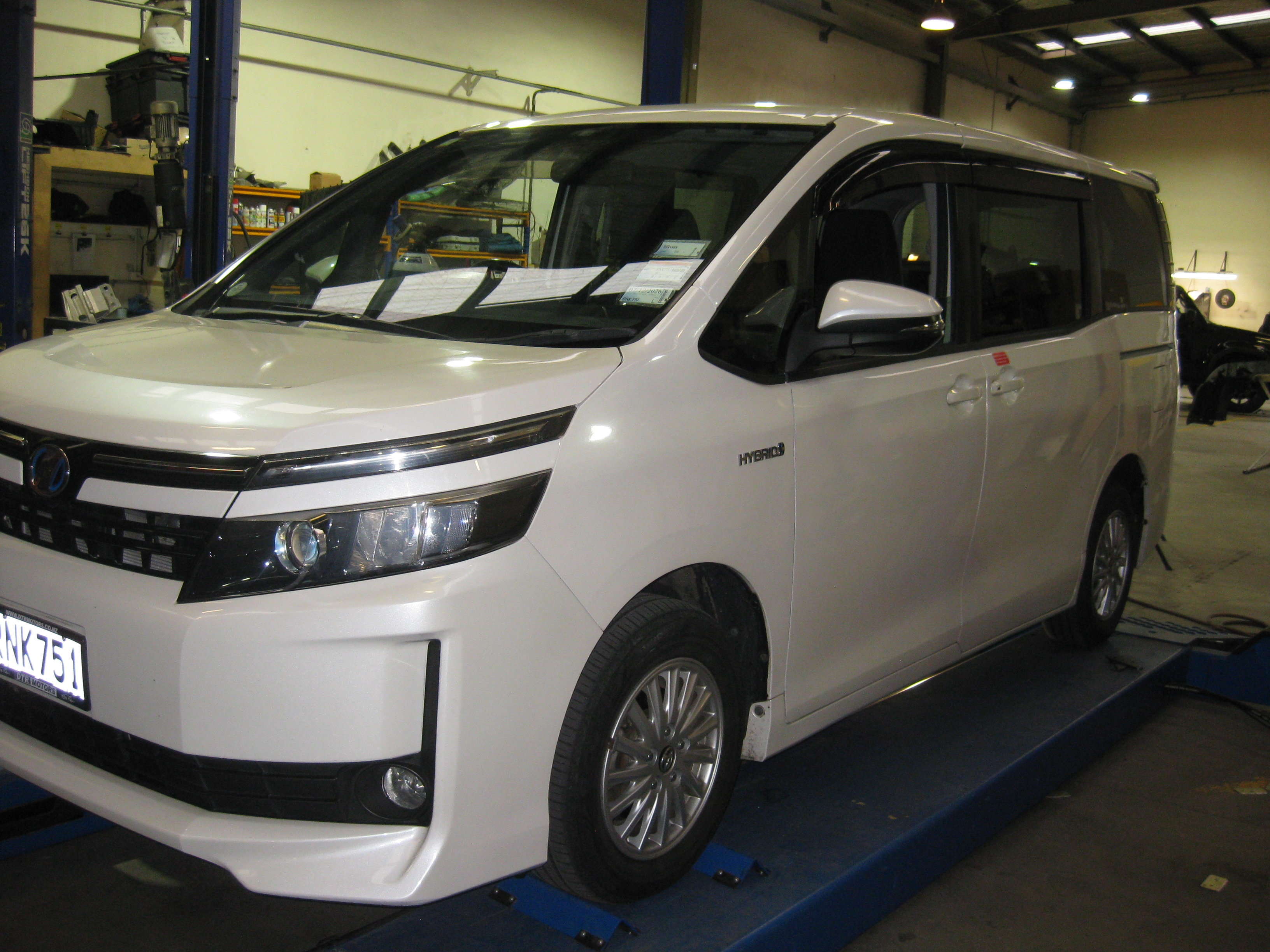TOYOTA VOXY STATIONWAGON 2014-CURRENT
